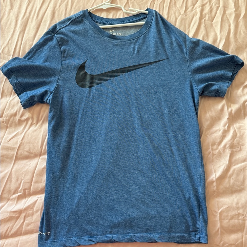 Nike Men's Short Sleeve Blue Tee
